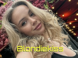 Blondiekiss